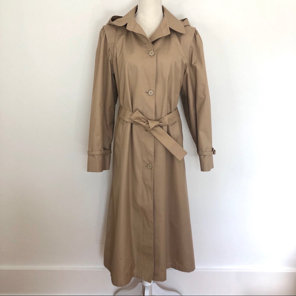 London Fog . Vintage Kahki Trench Coat w/ Hood